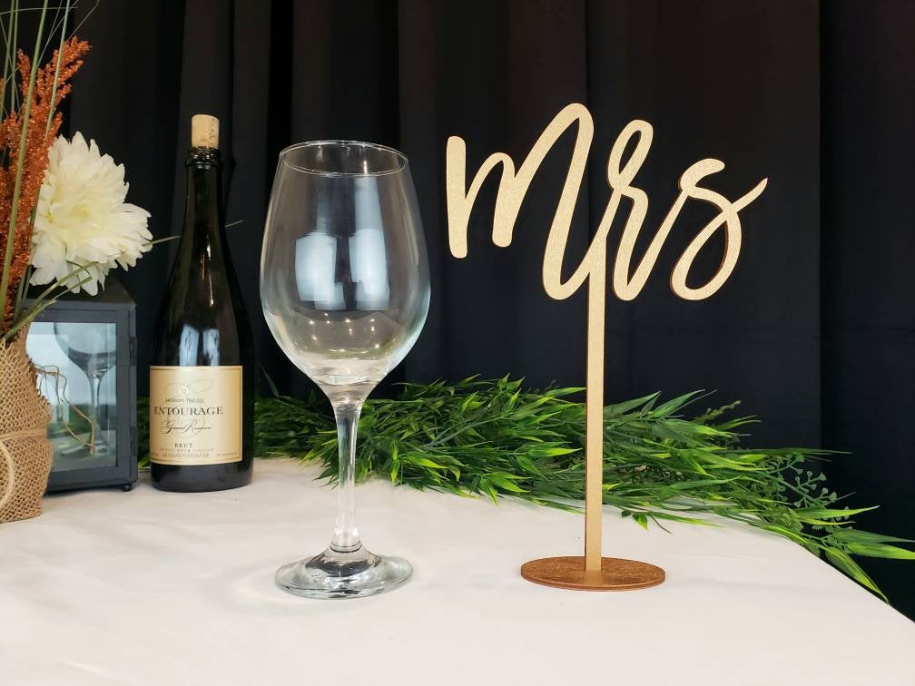 Mr and Mrs Table Sign (Set of 2)